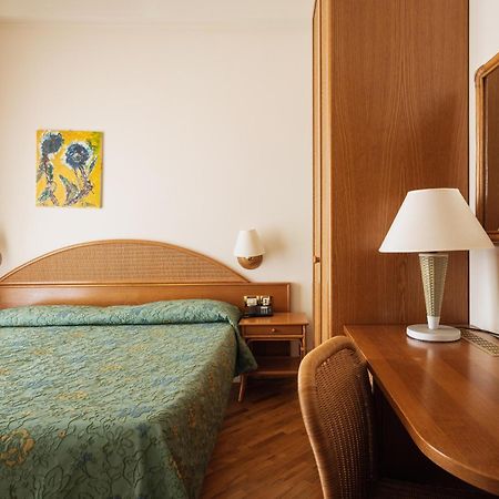 Hotel Scogliera Нумана Екстер'єр фото