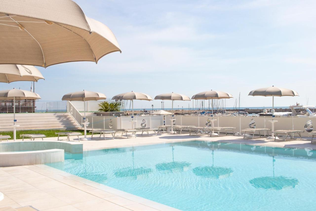 Hotel Scogliera Нумана Екстер'єр фото