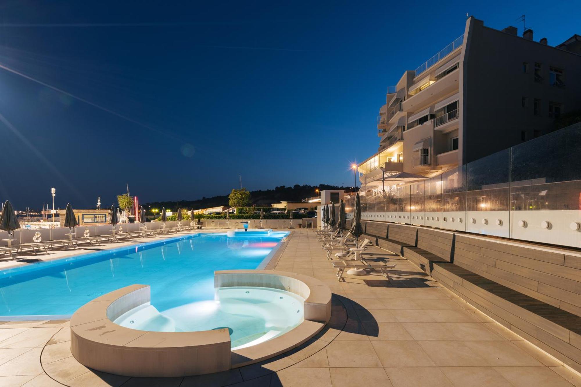 Hotel Scogliera Нумана Екстер'єр фото