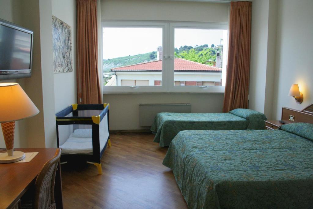 Hotel Scogliera Нумана Номер фото
